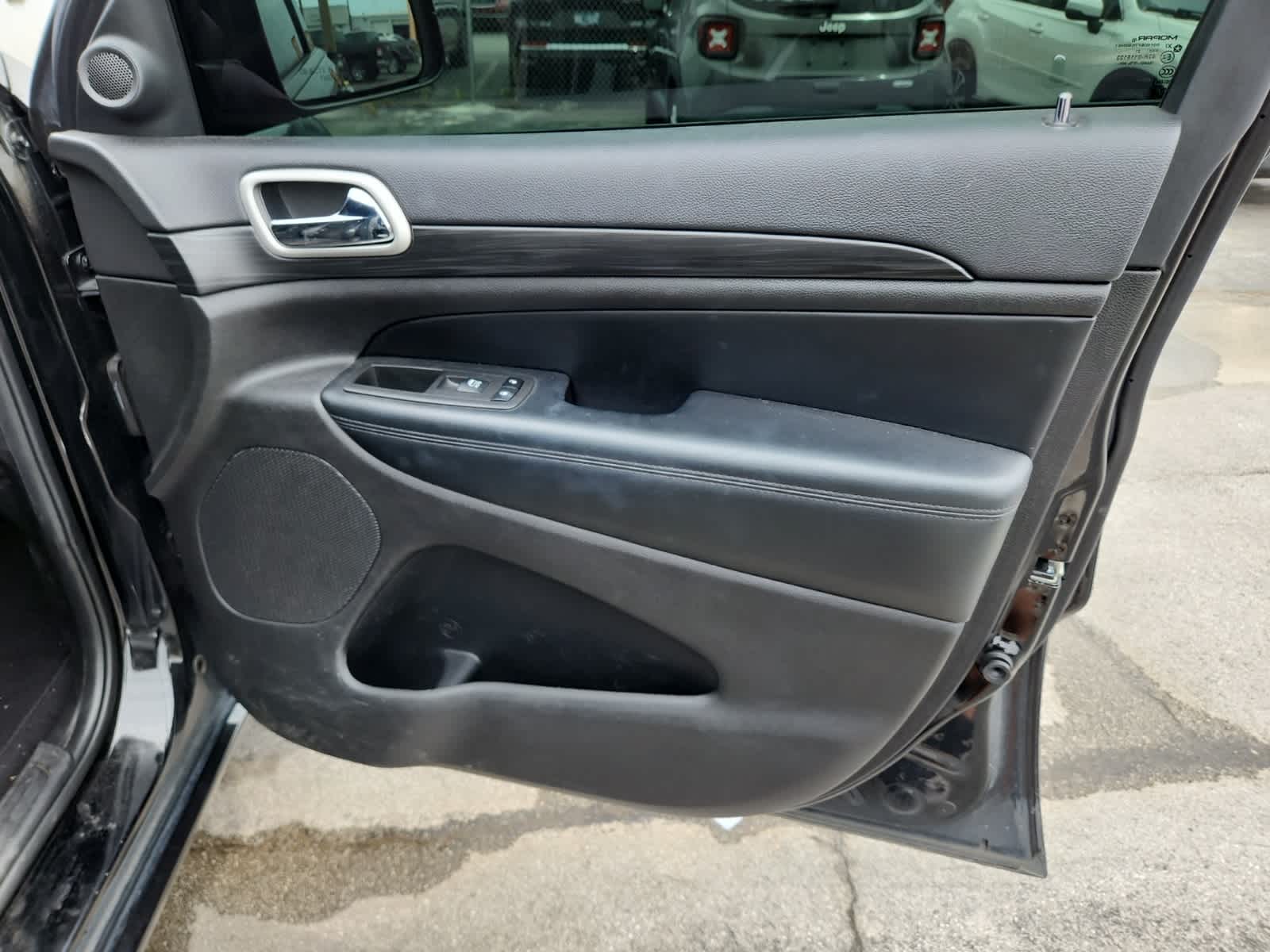 2021 Jeep Grand Cherokee Laredo 23
