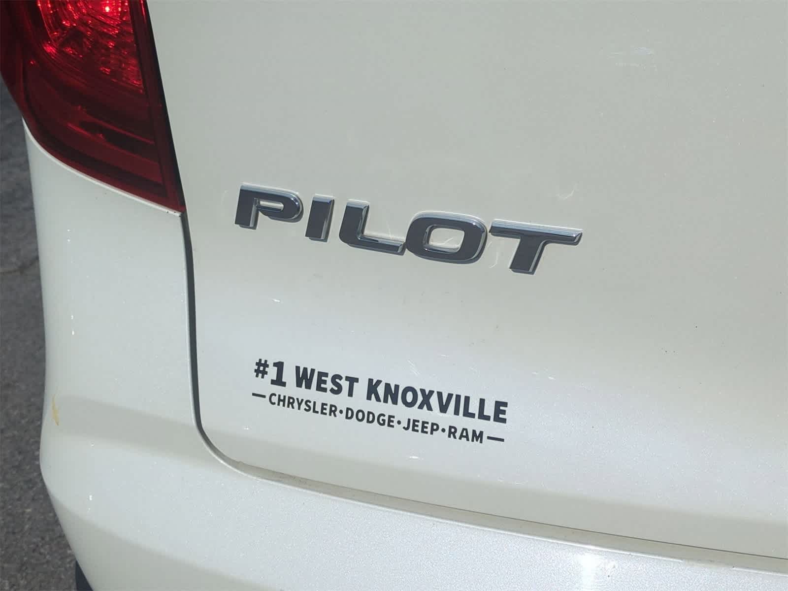 Thumbnail: 2018 Honda Pilot - 13