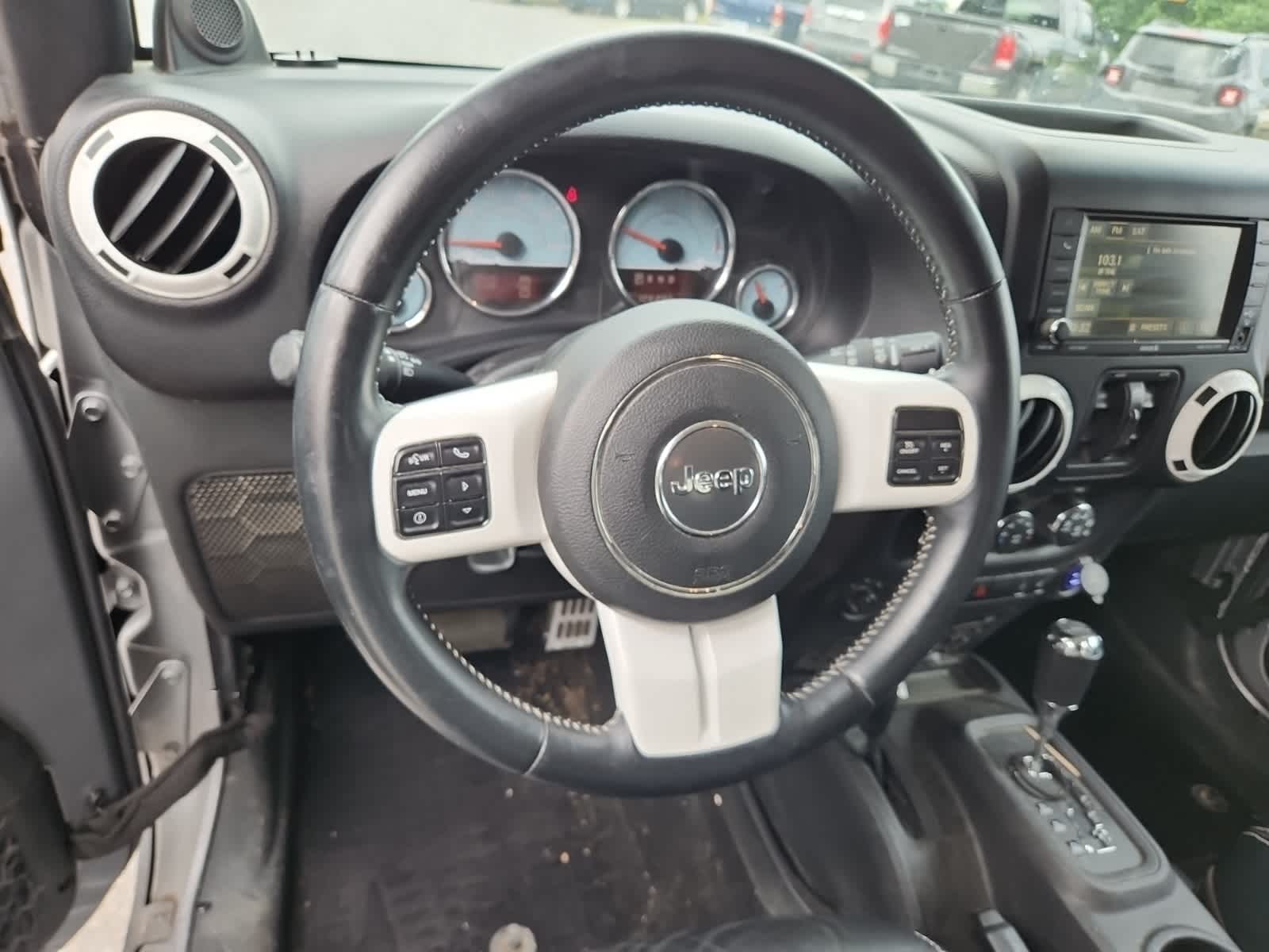 2014 Jeep Wrangler Unlimited Polar Edition 12