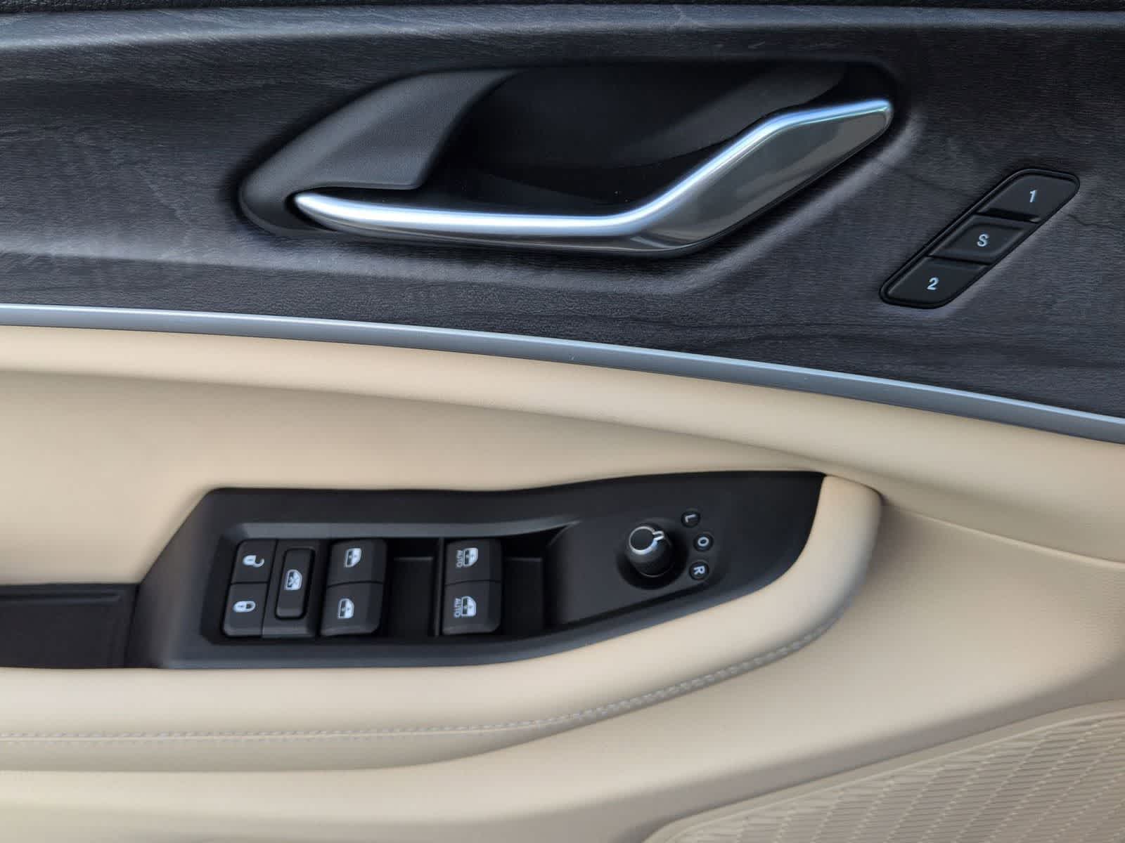 Thumbnail: 2025 Jeep Grand Cherokee L - 17