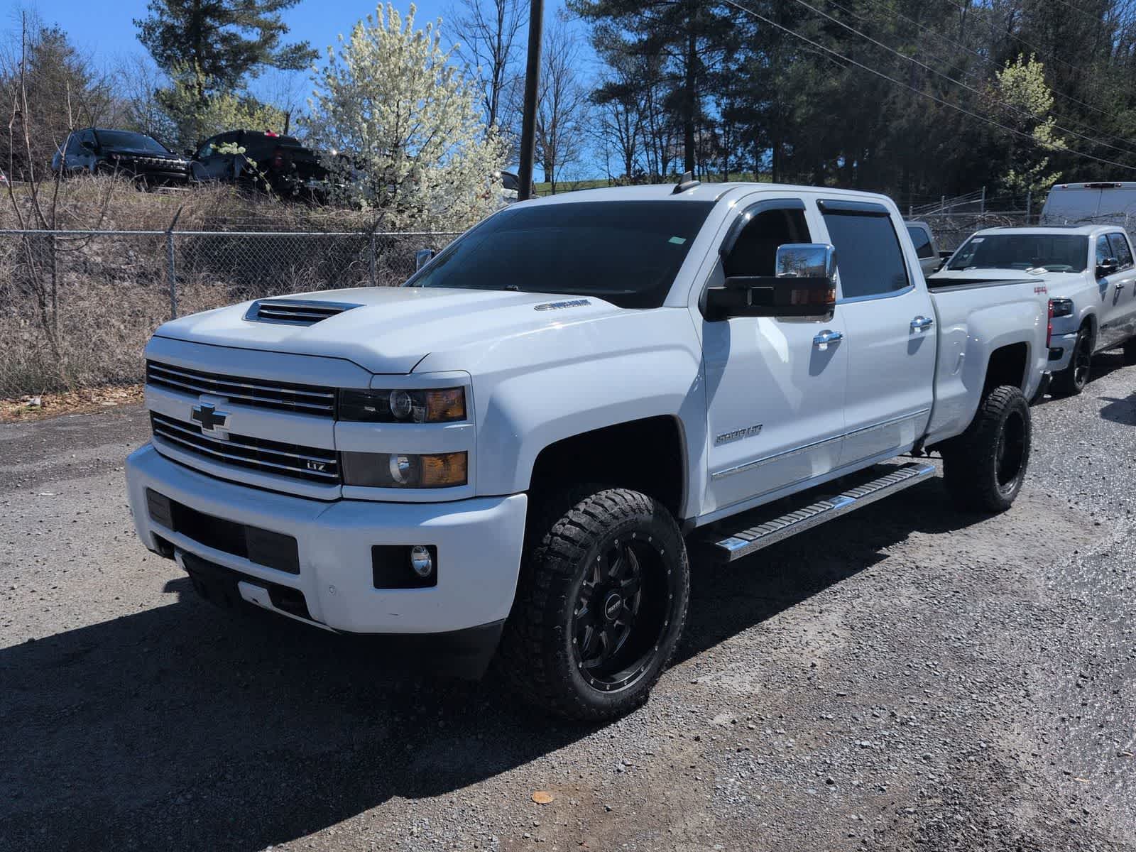 Thumbnail: 2019 Chevrolet Silverado 3500 - 4
