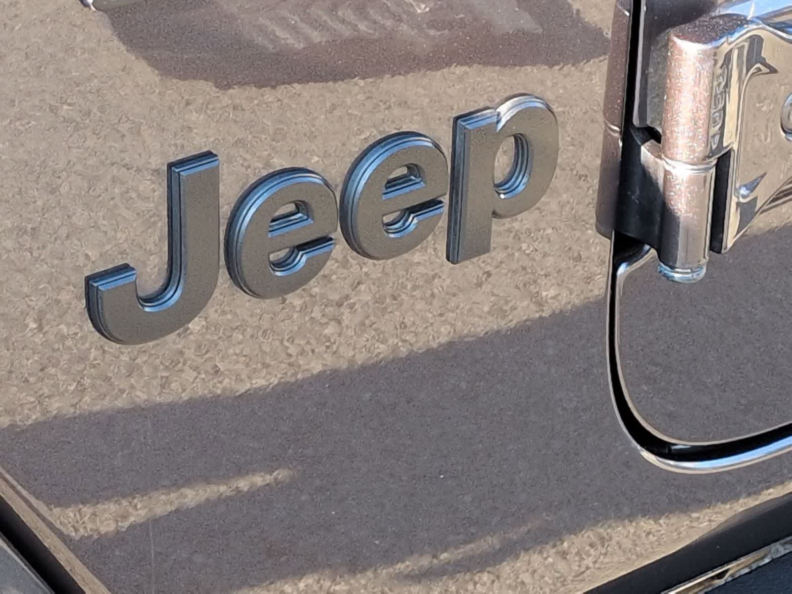 Thumbnail: 2021 Jeep Wrangler - 13