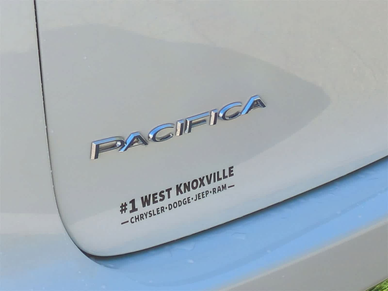 Thumbnail: 2025 Chrysler Pacifica - 13