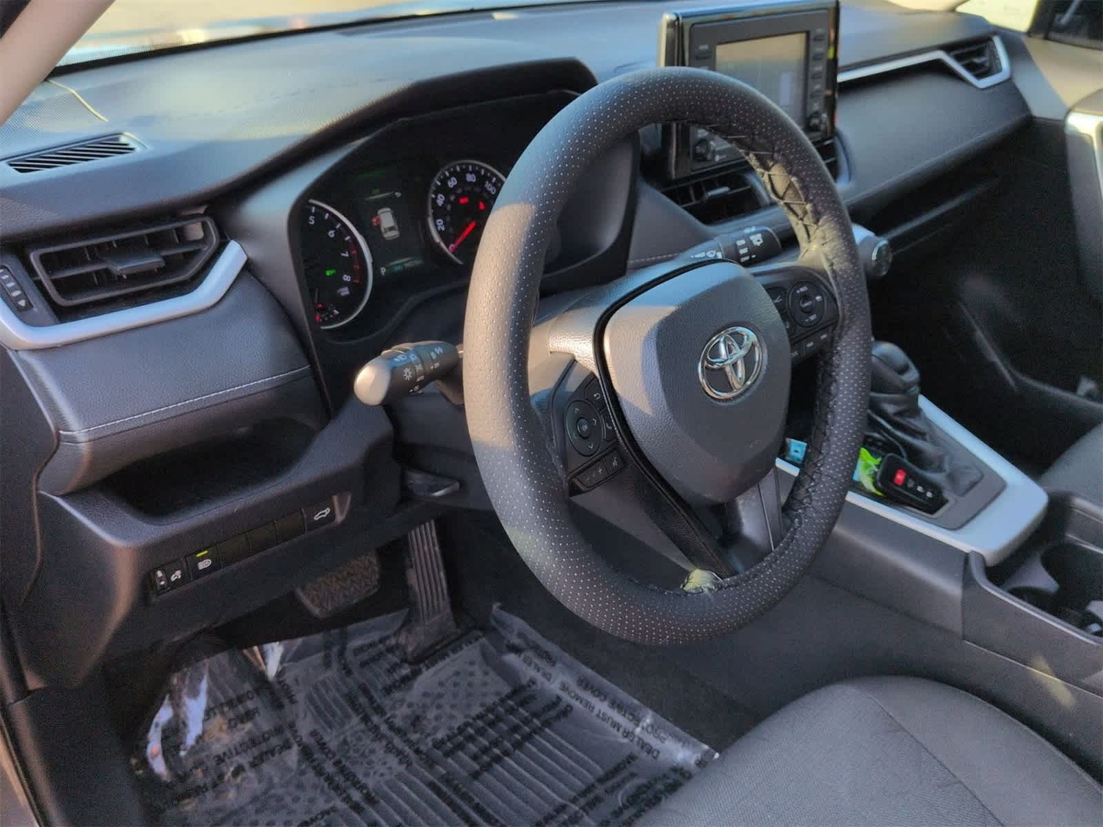 Thumbnail: 2021 Toyota RAV4 - 10