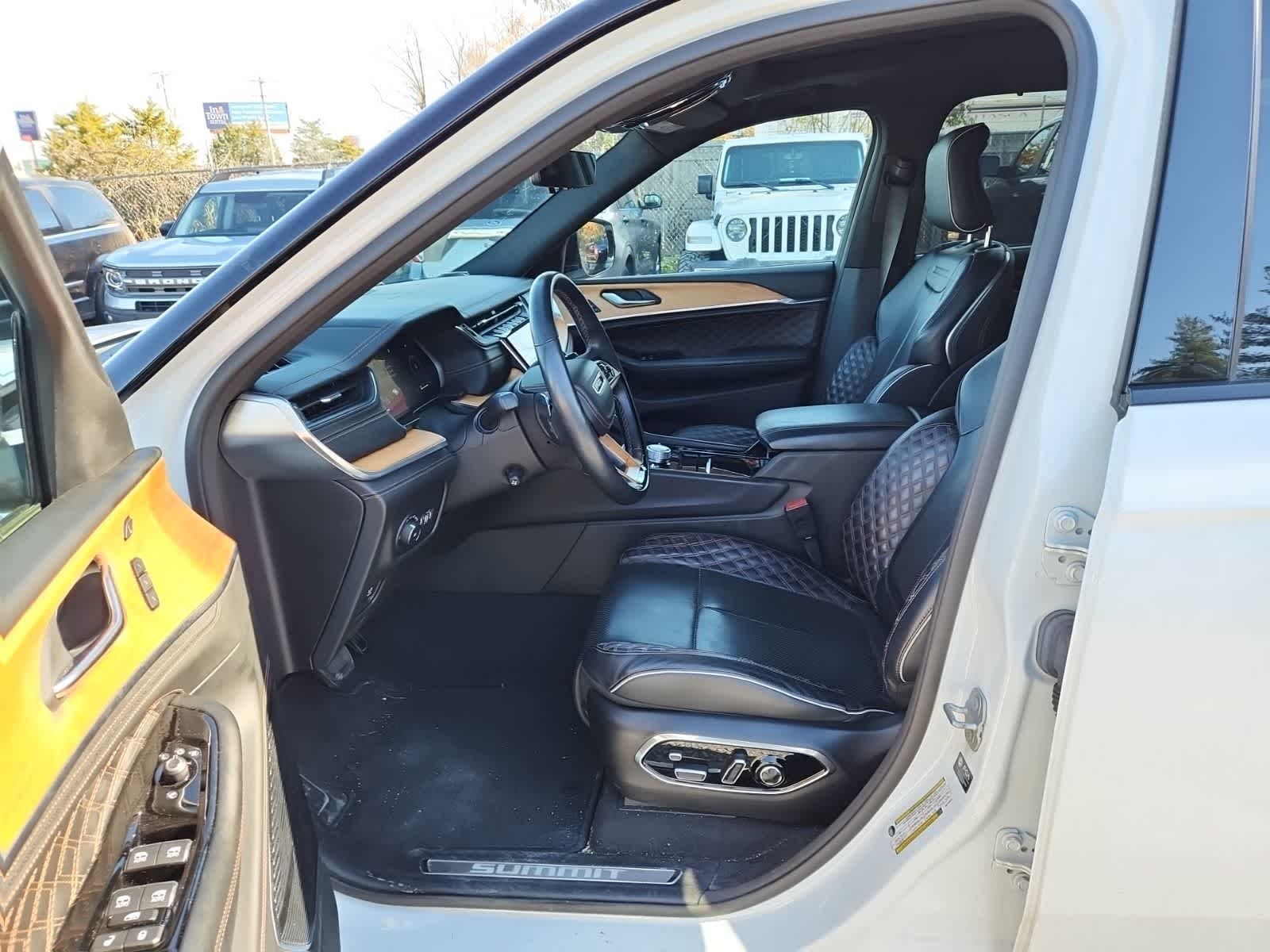 Thumbnail: 2021 Jeep Grand Cherokee L - 15