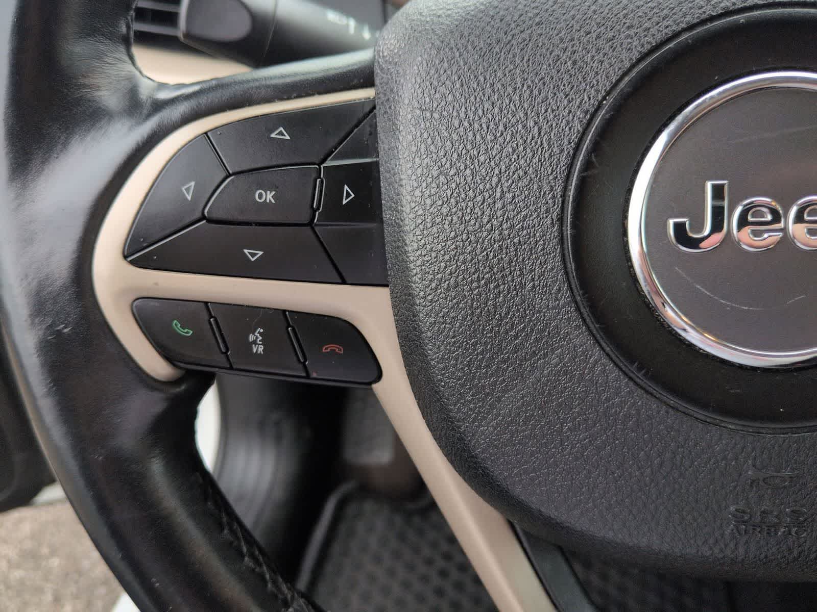 Thumbnail: 2018 Jeep Cherokee - 17