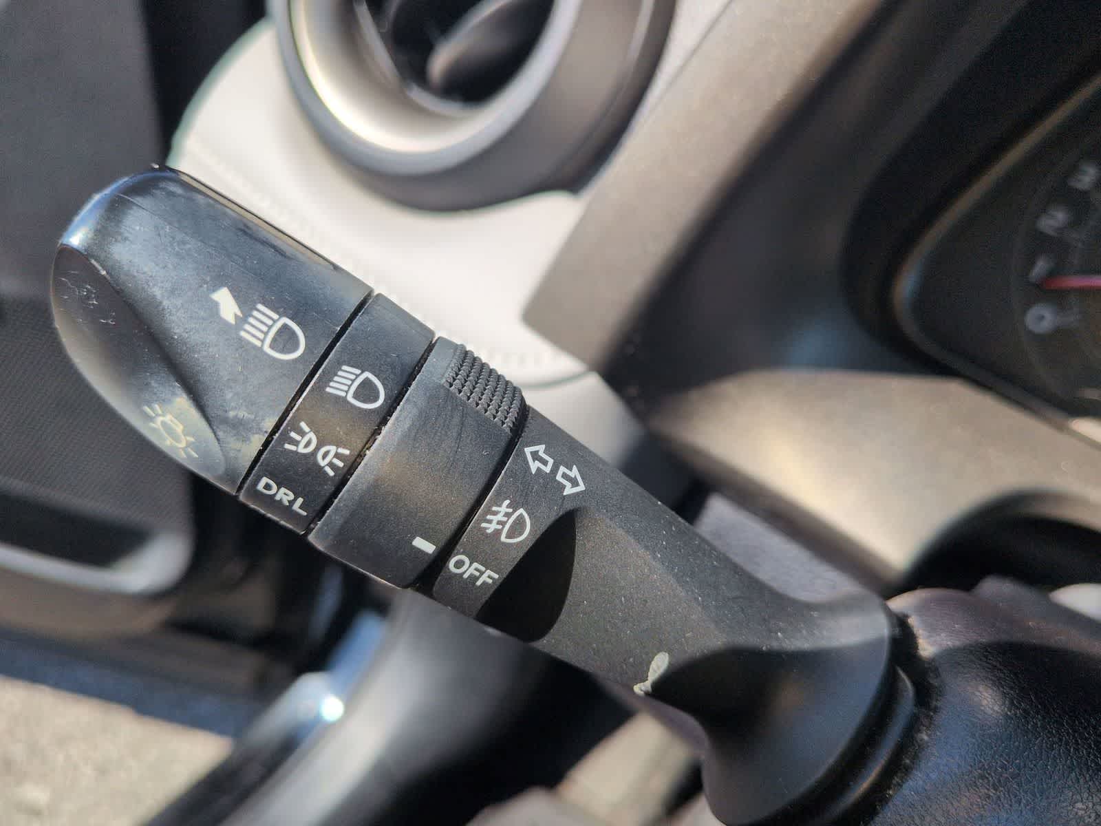 Thumbnail: 2015 Toyota RAV4 - 24