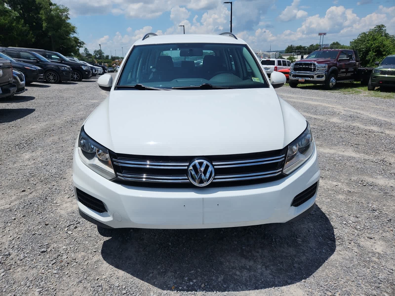 Thumbnail: 2017 Volkswagen Tiguan - 8