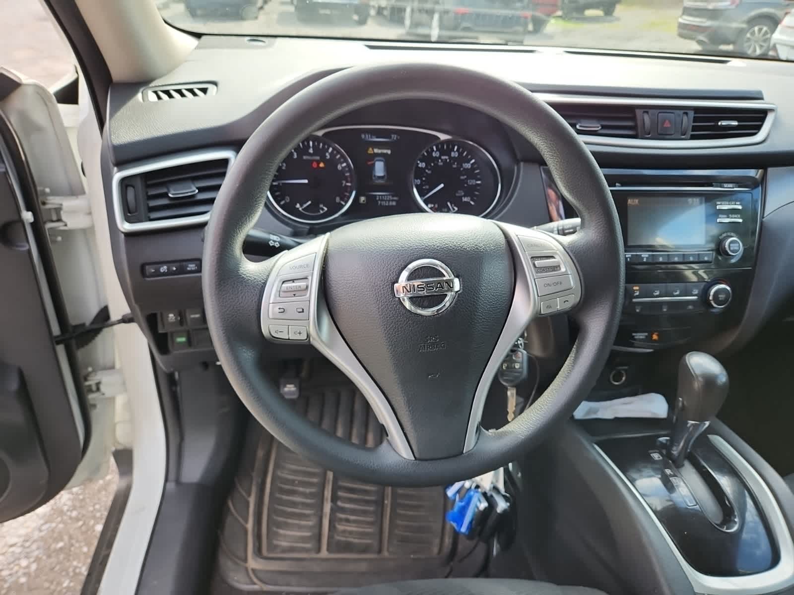 Thumbnail: 2016 Nissan Rogue - 12
