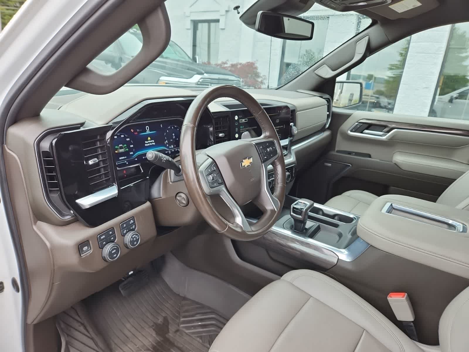 Thumbnail: 2022 Chevrolet Silverado 1500 - 13