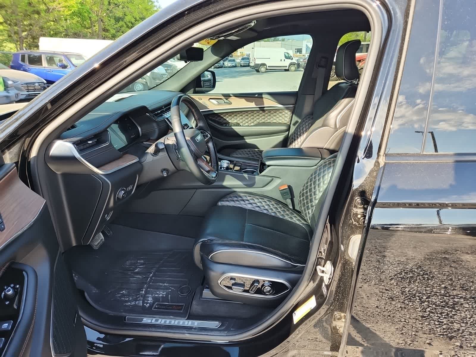 Thumbnail: 2021 Jeep Grand Cherokee L - 15