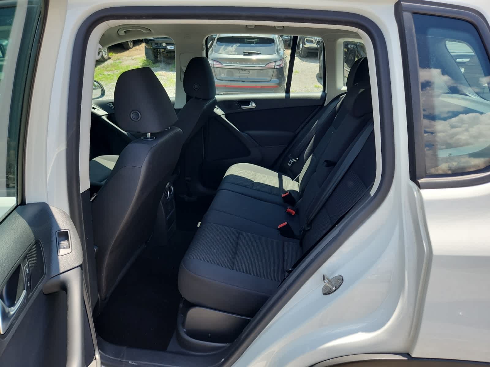 Thumbnail: 2017 Volkswagen Tiguan - 26