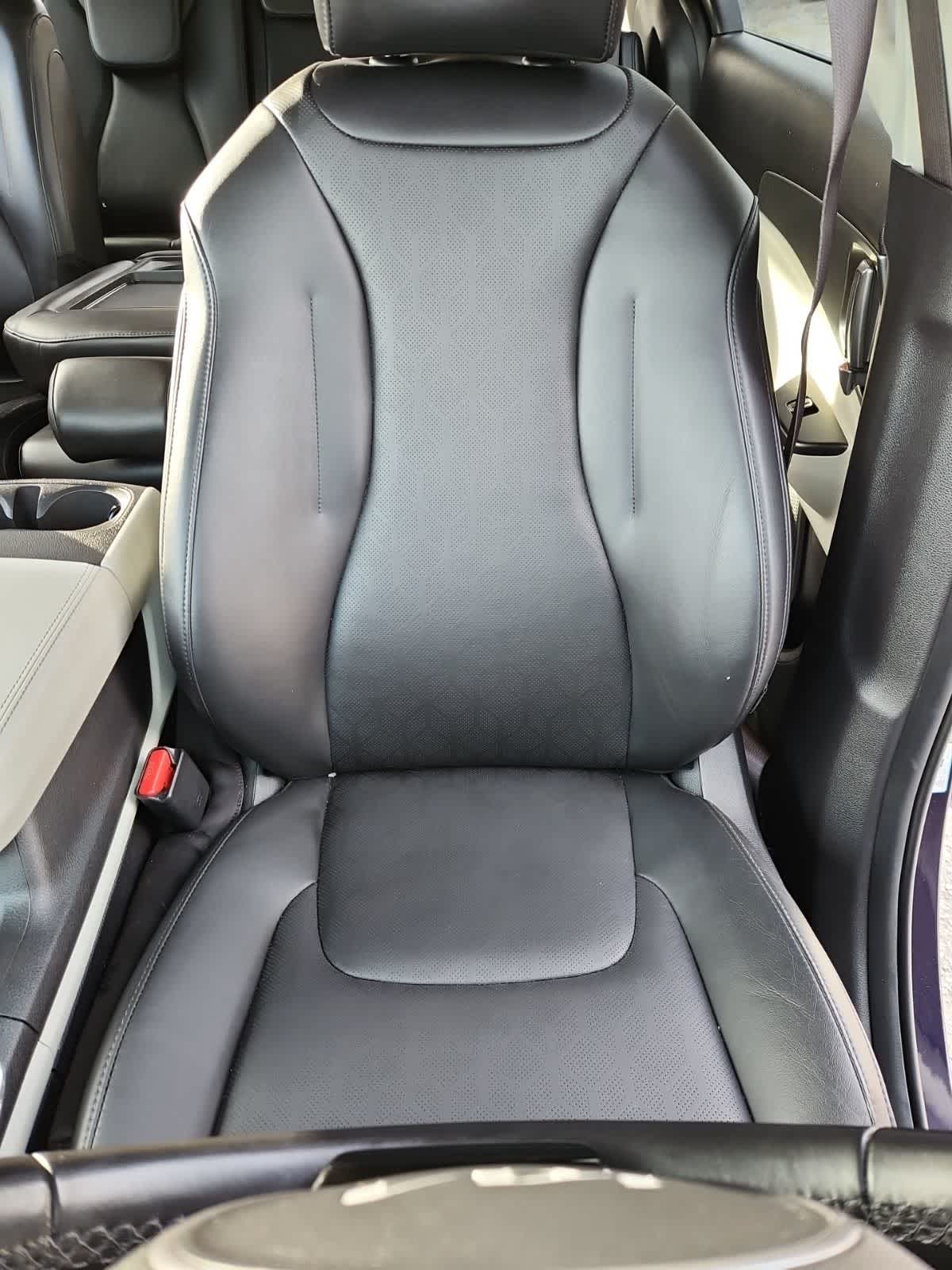 Thumbnail: 2022 Kia Carnival - 14