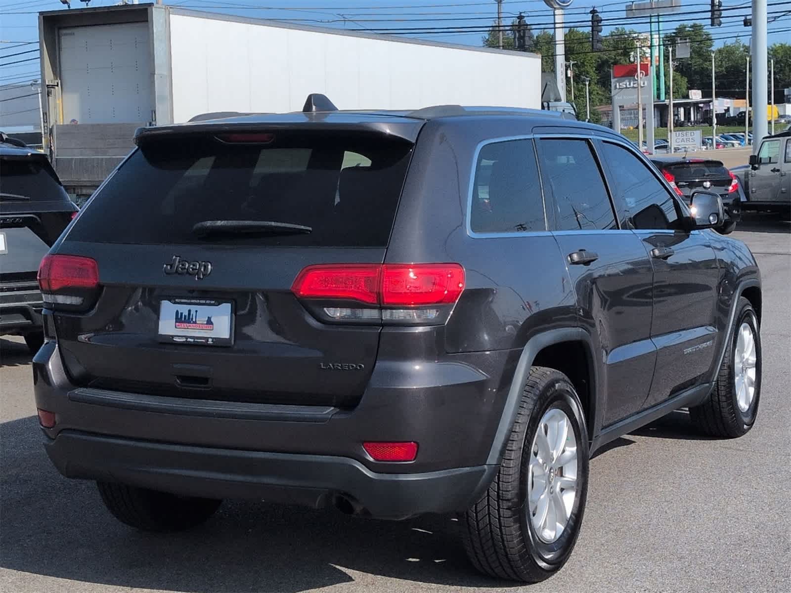 Thumbnail: 2015 Jeep Grand Cherokee - 8
