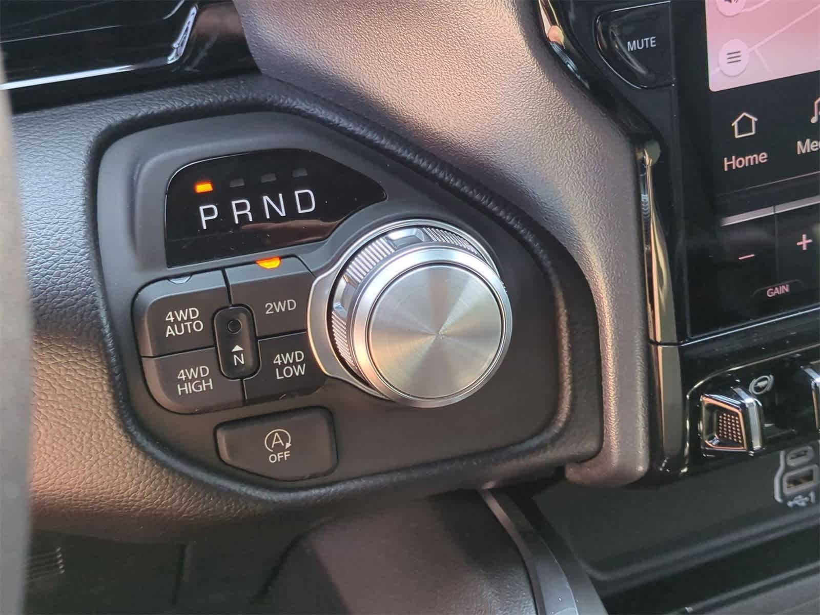 Thumbnail: 2025 RAM 1500 - 32