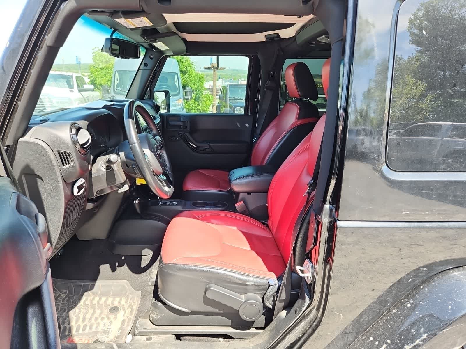 Thumbnail: 2017 Jeep Wrangler - 15