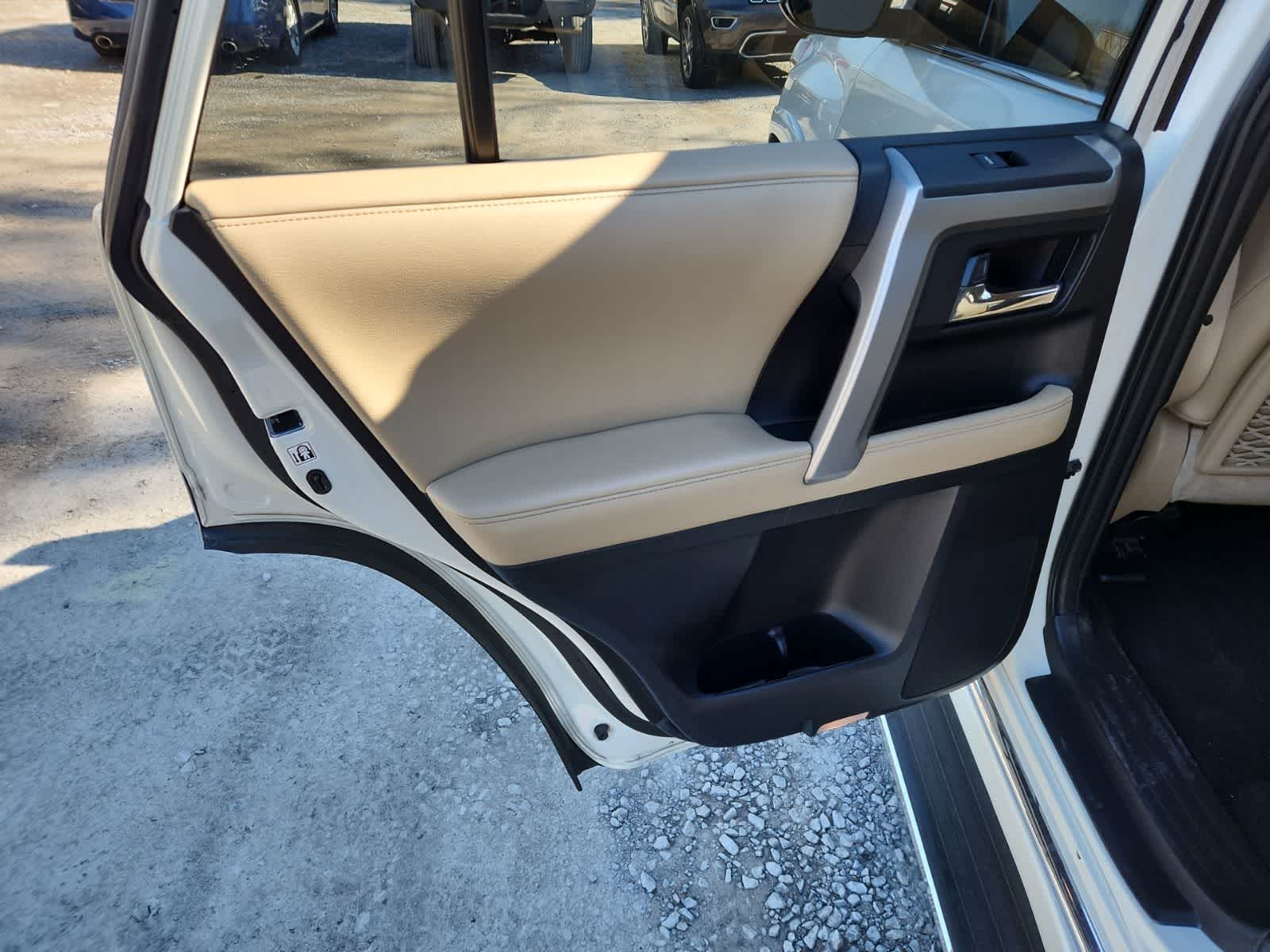 Thumbnail: 2018 Toyota 4Runner - 27