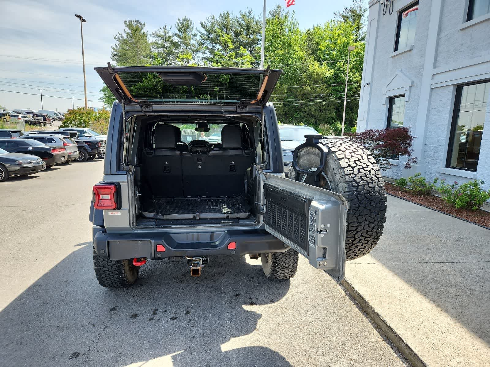 Thumbnail: 2021 Jeep Wrangler - 27