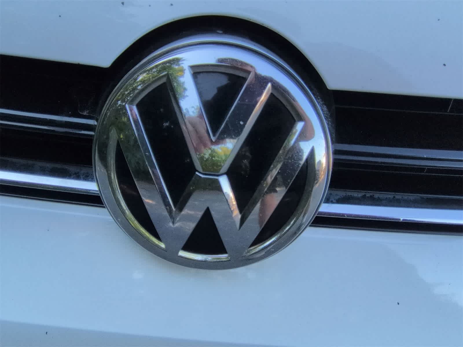 Thumbnail: 2016 Volkswagen e-Golf - 12