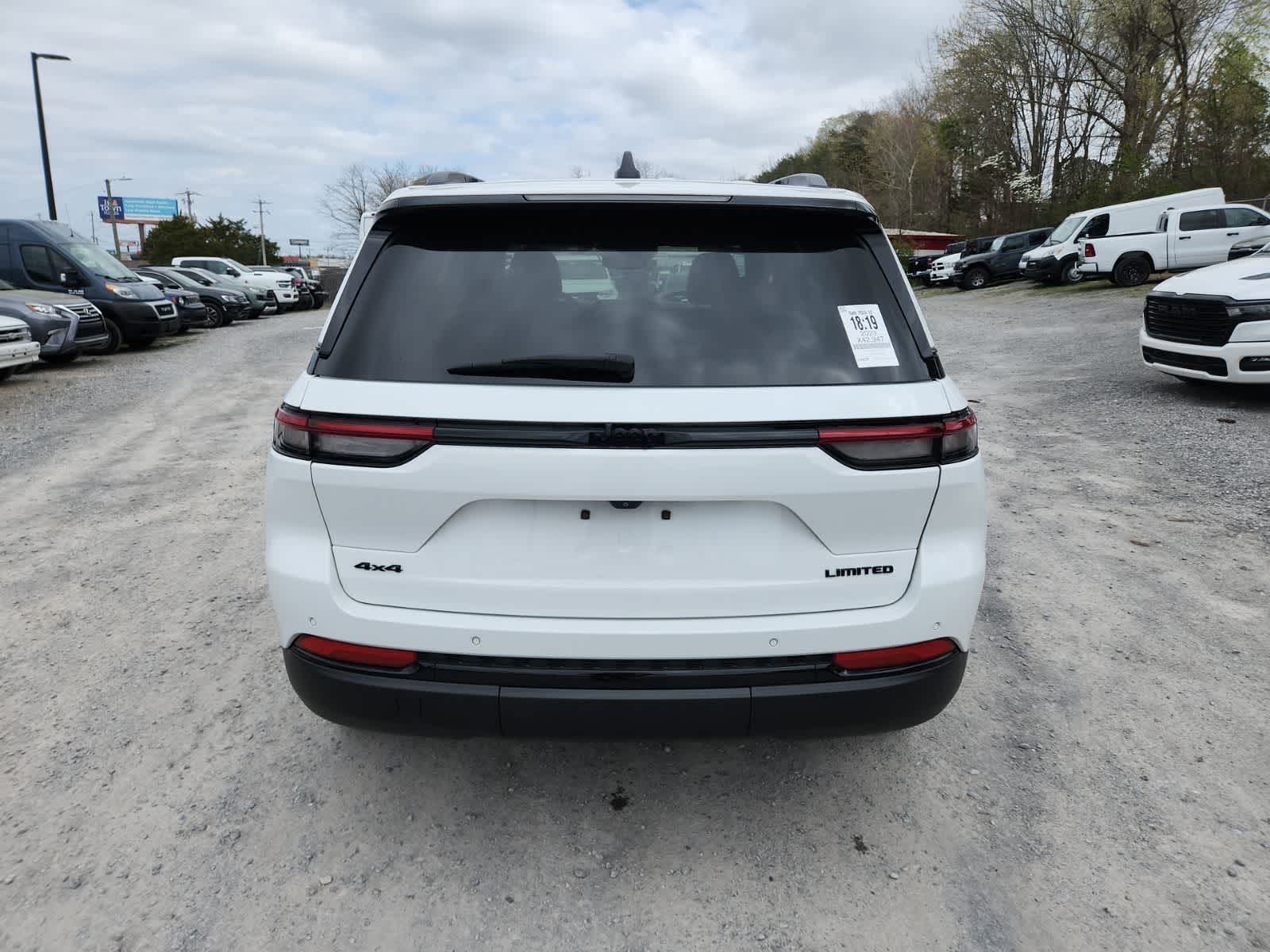 Thumbnail: 2023 Jeep Grand Cherokee - 4