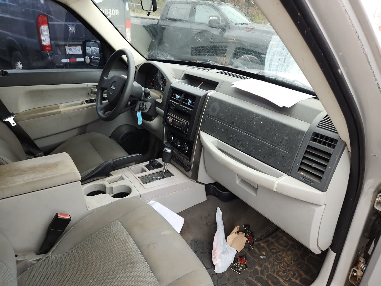 Thumbnail: 2008 Jeep Liberty - 17