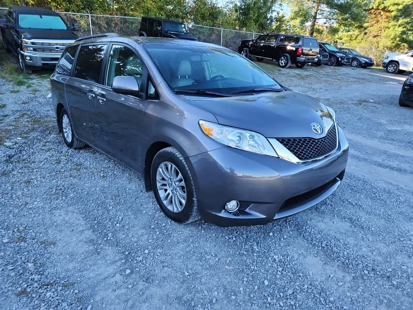 Thumbnail: 2015 Toyota Sienna - 7