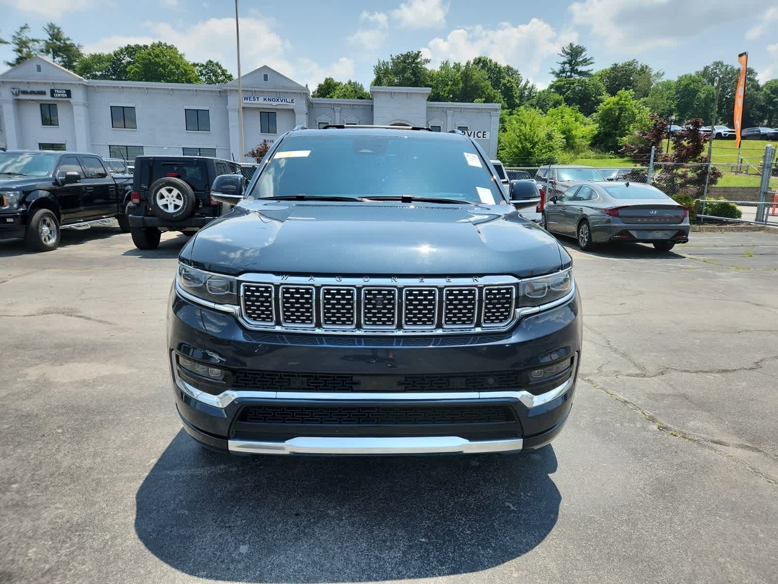 2023 Jeep Grand Wagoneer L Series III 8