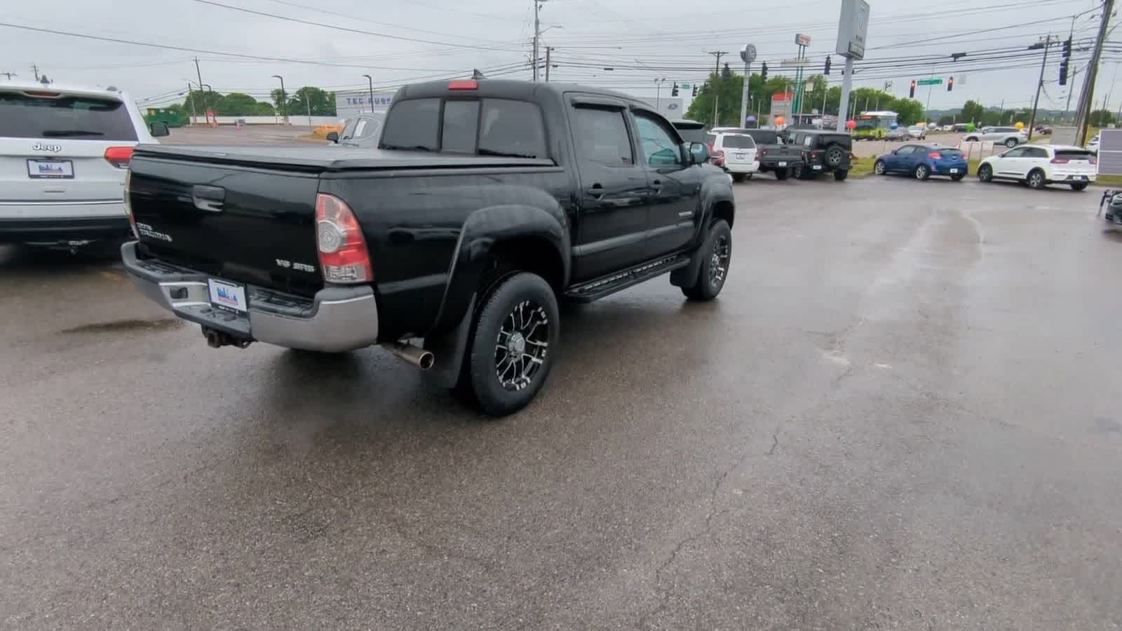 Thumbnail: 2015 Toyota Tacoma - 8