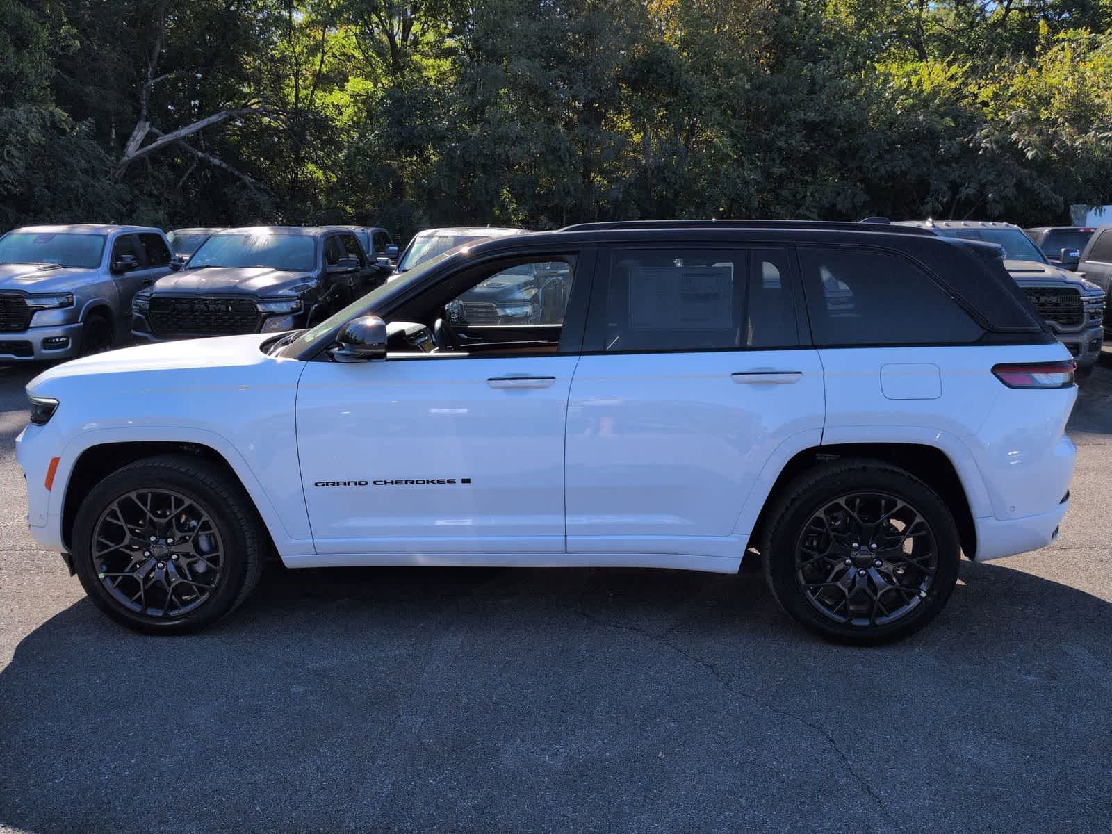 Thumbnail: 2025 Jeep Grand Cherokee - 5