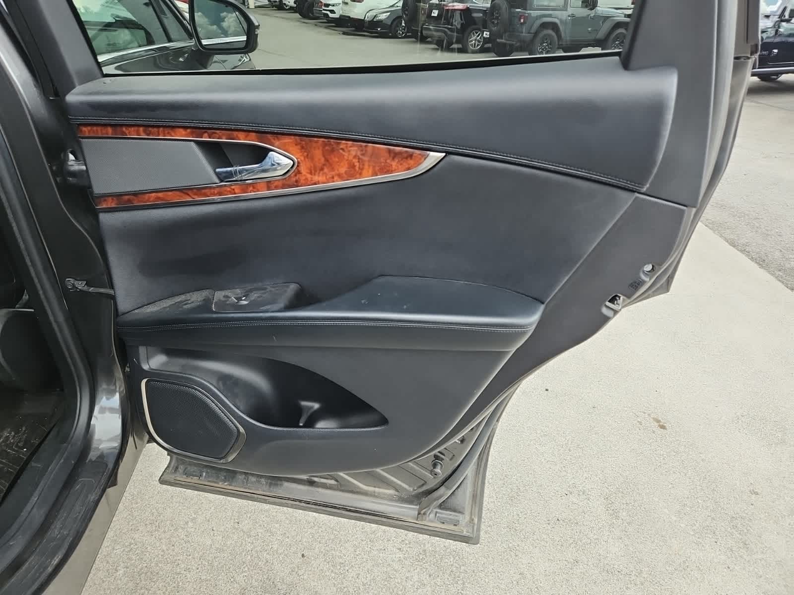 Thumbnail: 2019 Lincoln Nautilus - 24