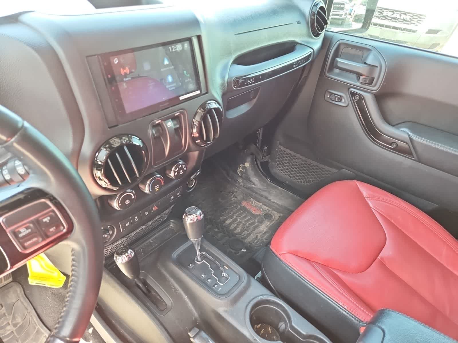 Thumbnail: 2017 Jeep Wrangler - 10