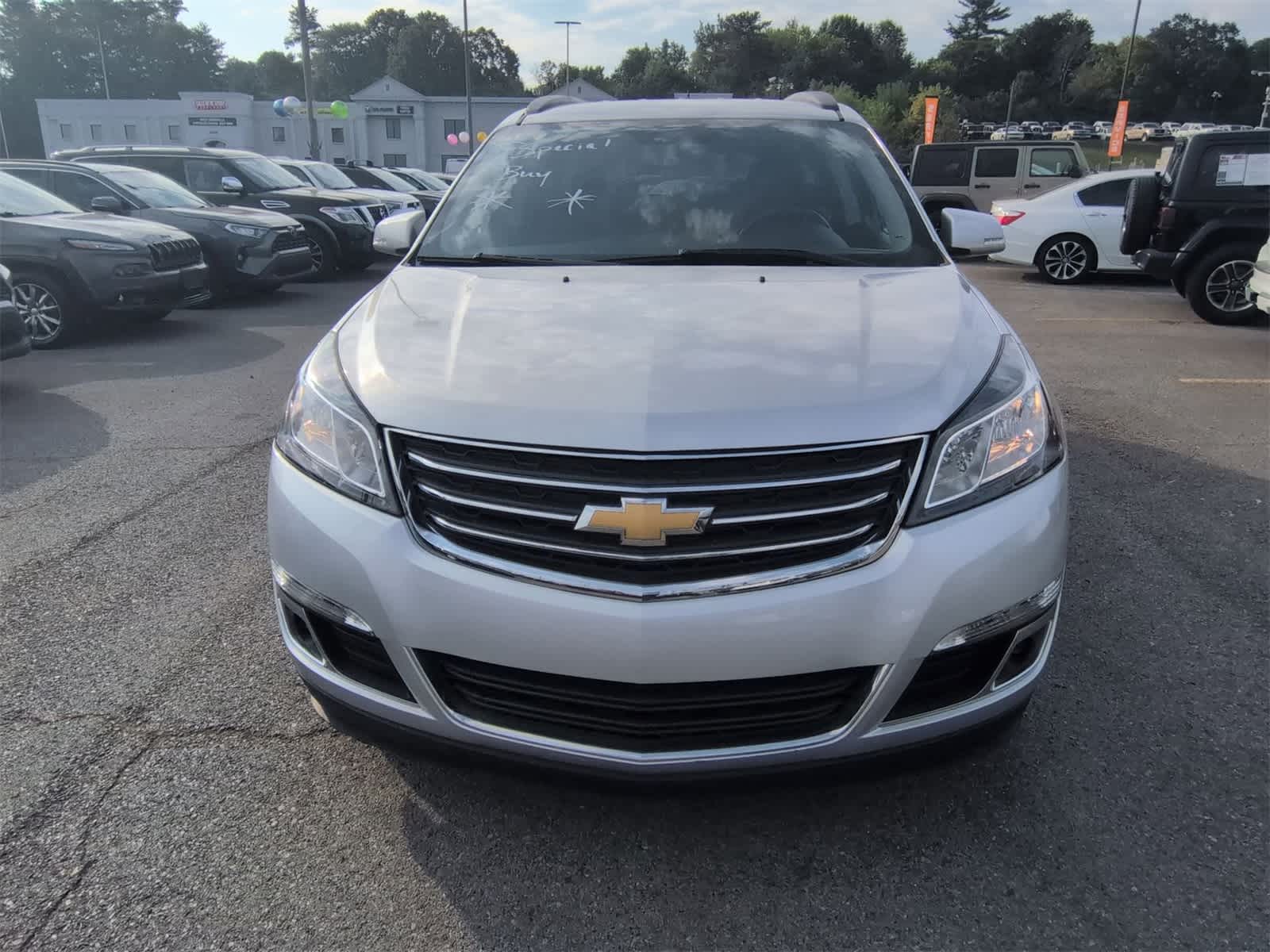 Thumbnail: 2017 Chevrolet Traverse - 3