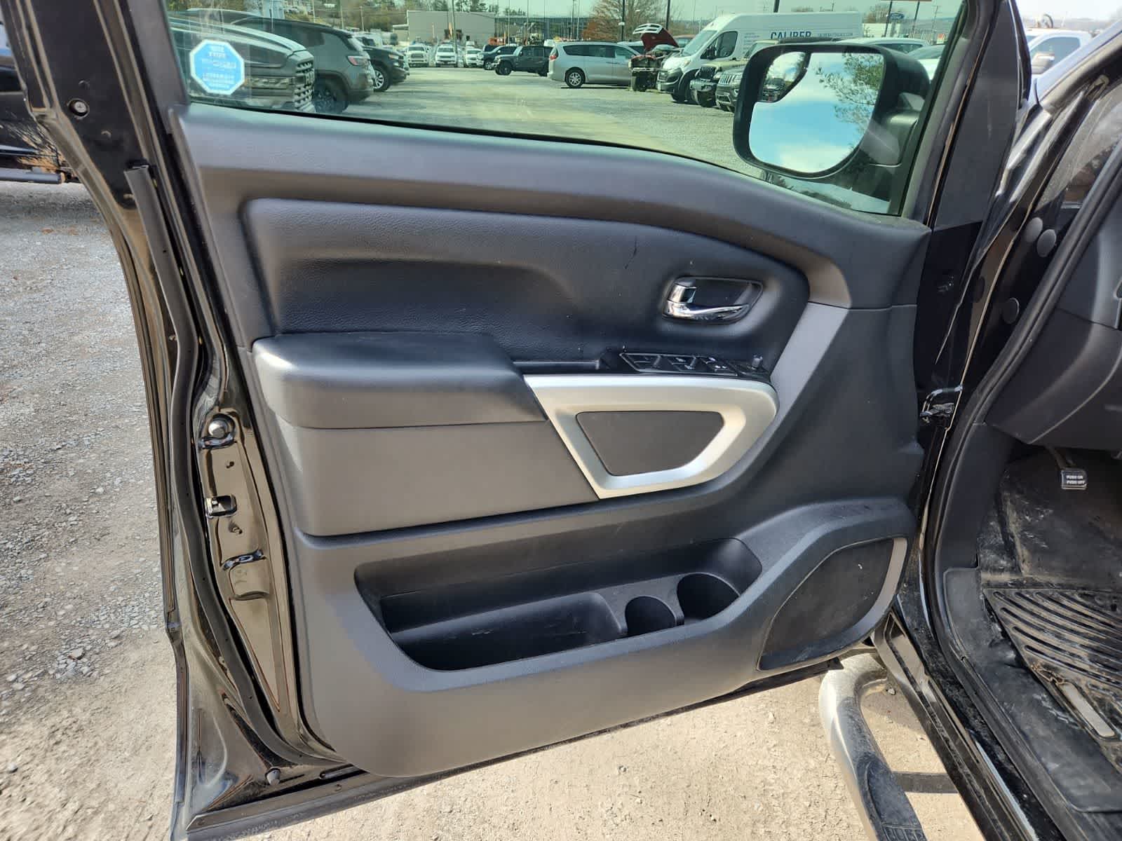 Thumbnail: 2019 Nissan Titan - 16