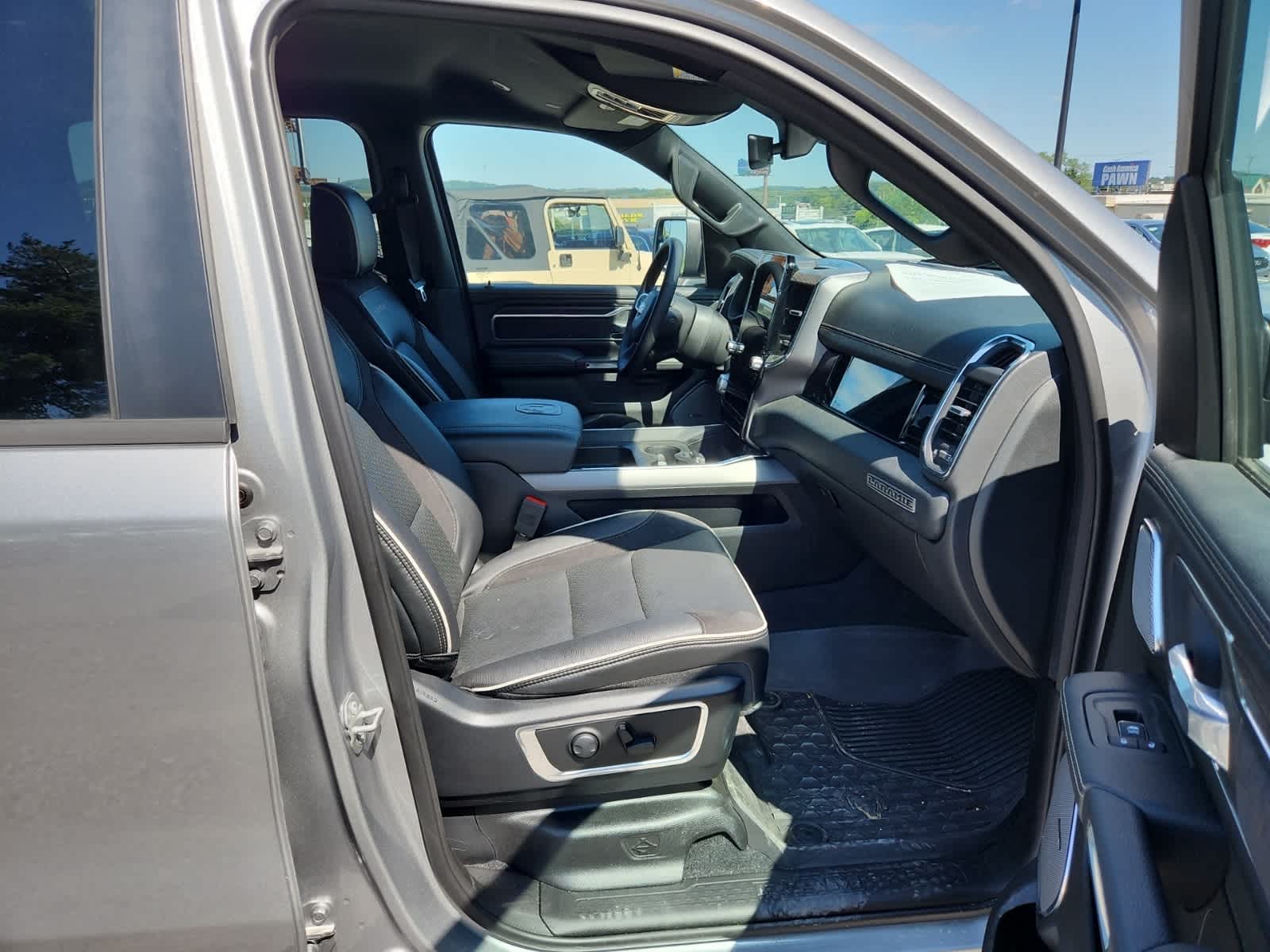 Thumbnail: 2025 RAM 1500 - 21