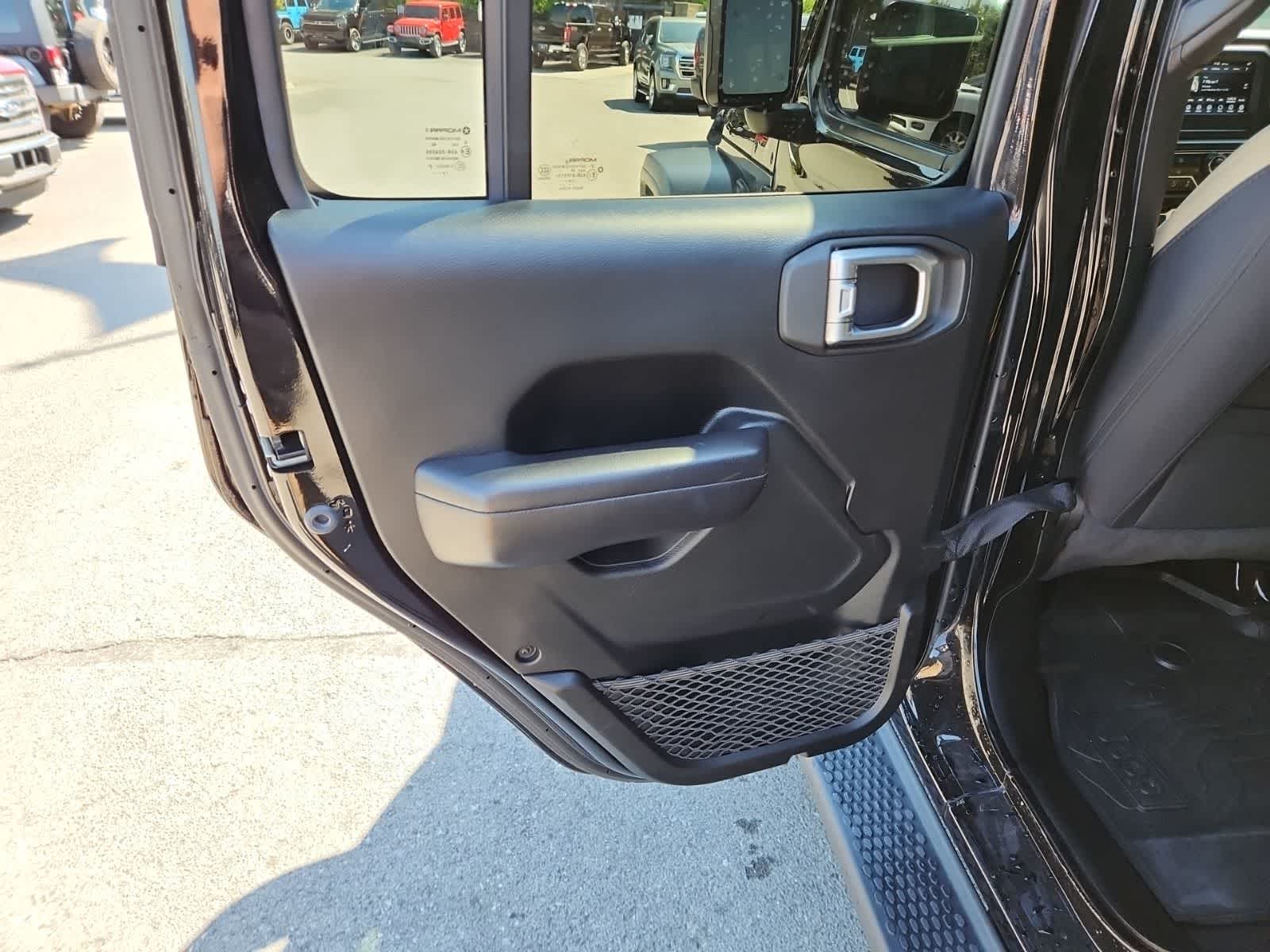 Thumbnail: 2020 Jeep Wrangler - 28