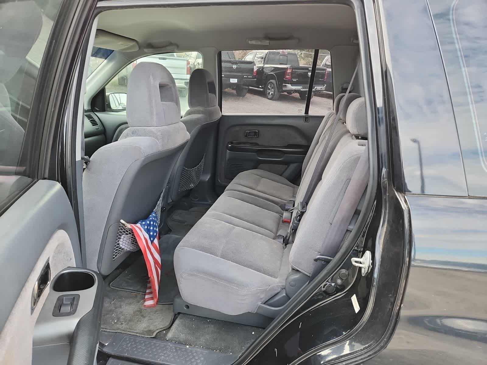 Thumbnail: 2005 Honda Pilot - 26