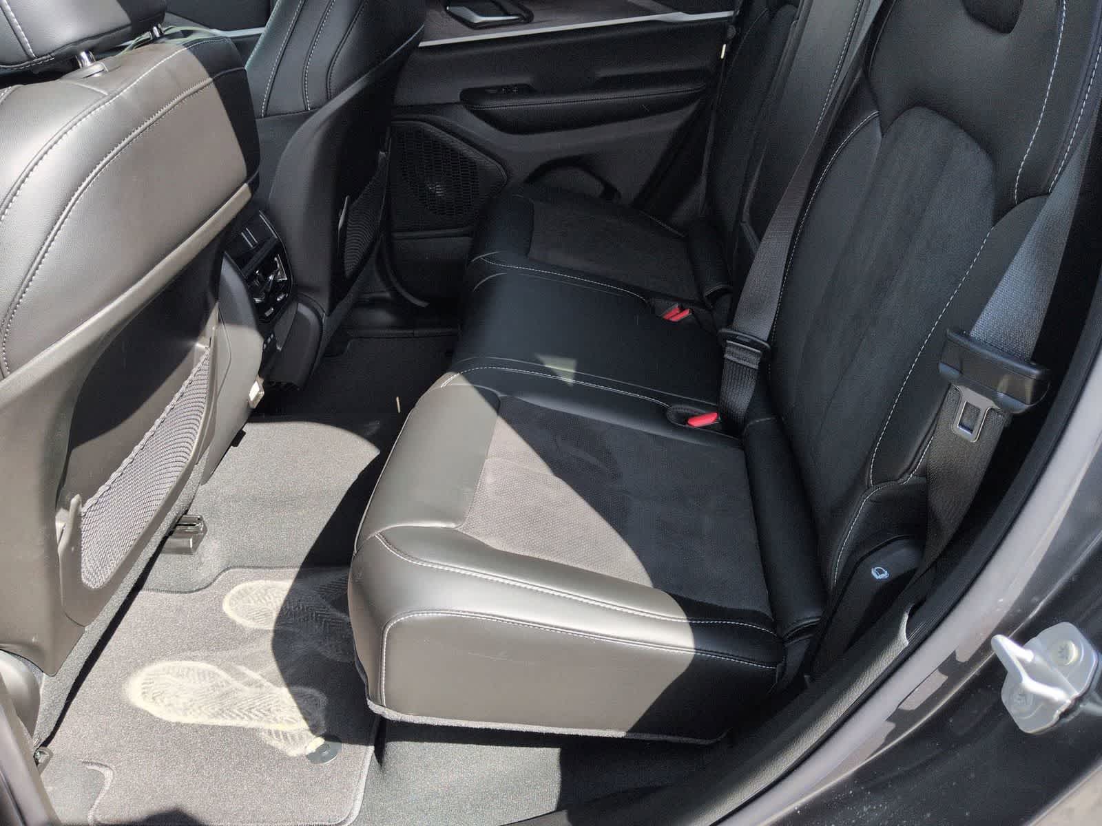 Thumbnail: 2026 Jeep Grand Cherokee - 14