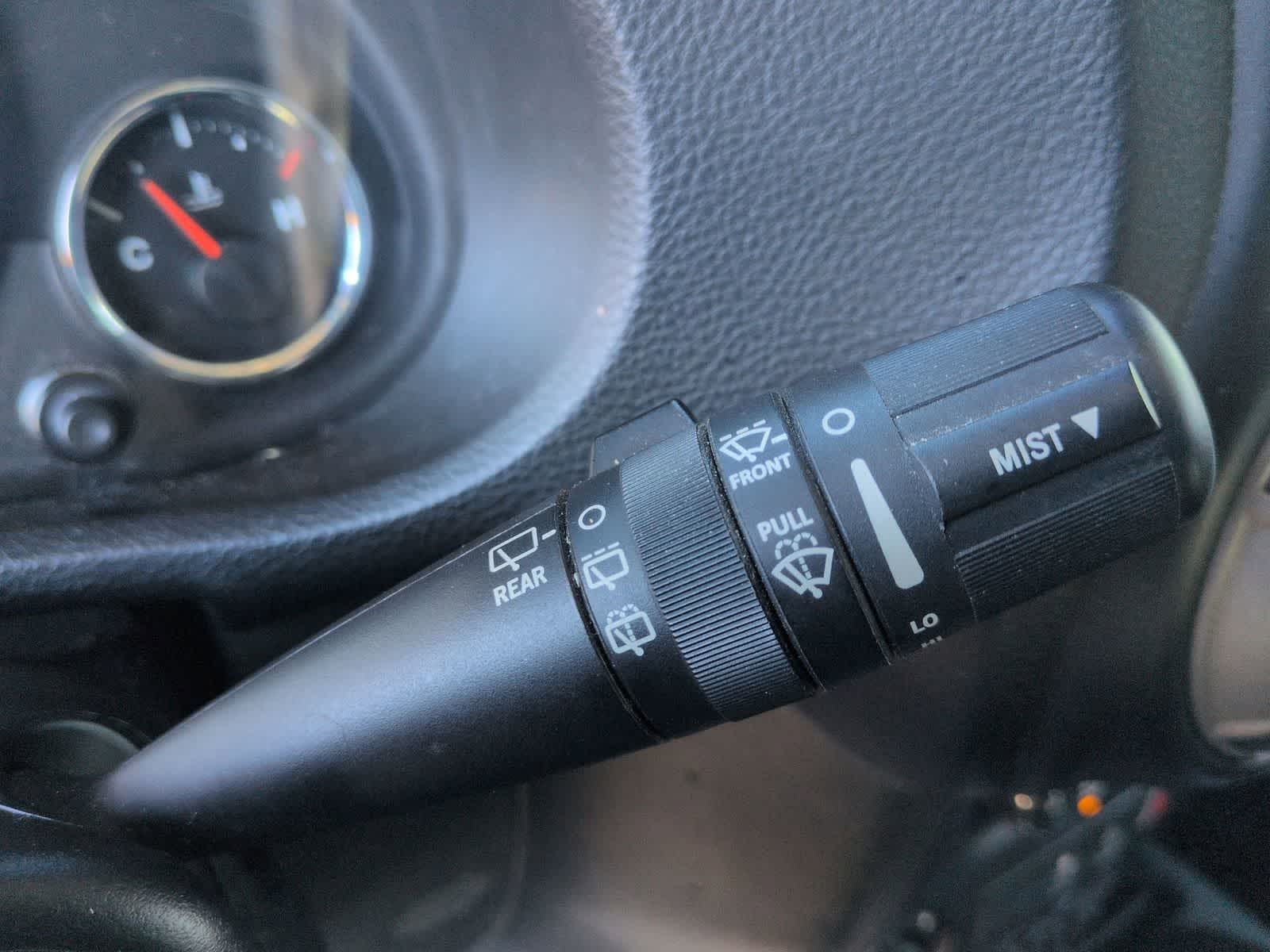 Thumbnail: 2015 Jeep Wrangler - 15