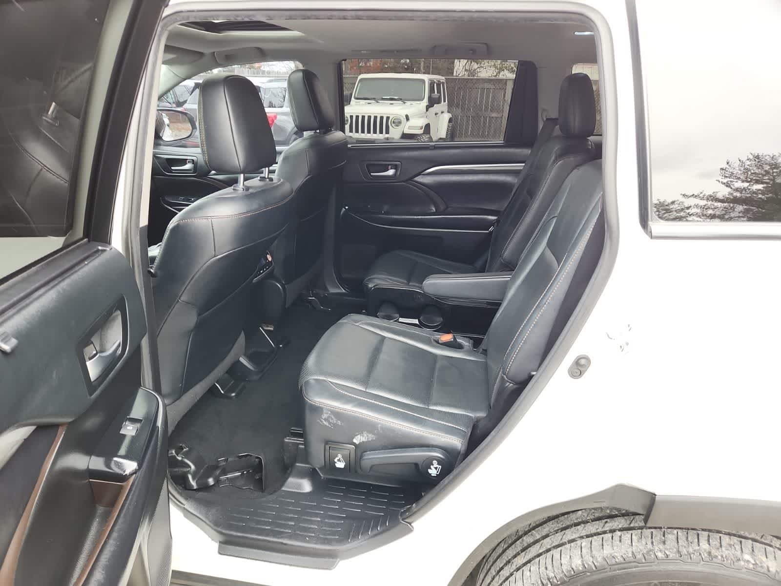 Thumbnail: 2019 Toyota Highlander - 26