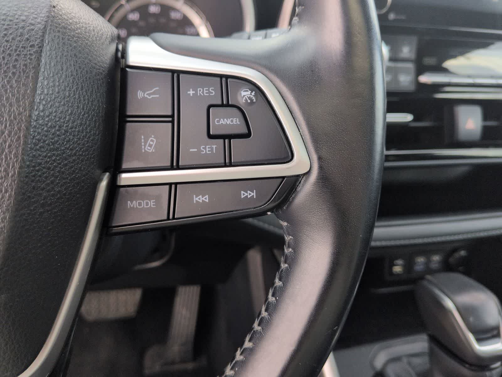 Thumbnail: 2022 Toyota Highlander - 23