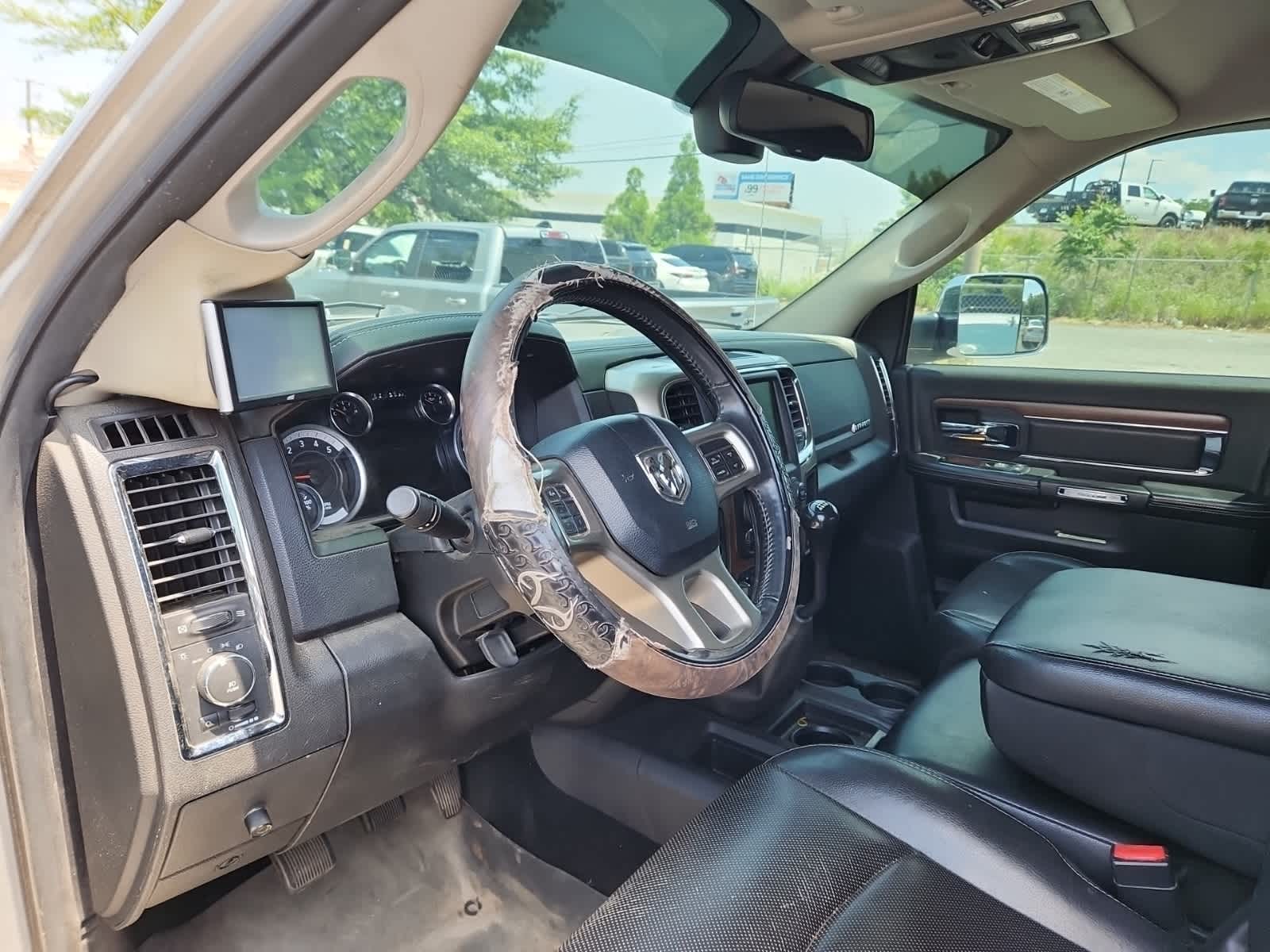 2014 RAM 3500 Laramie 13