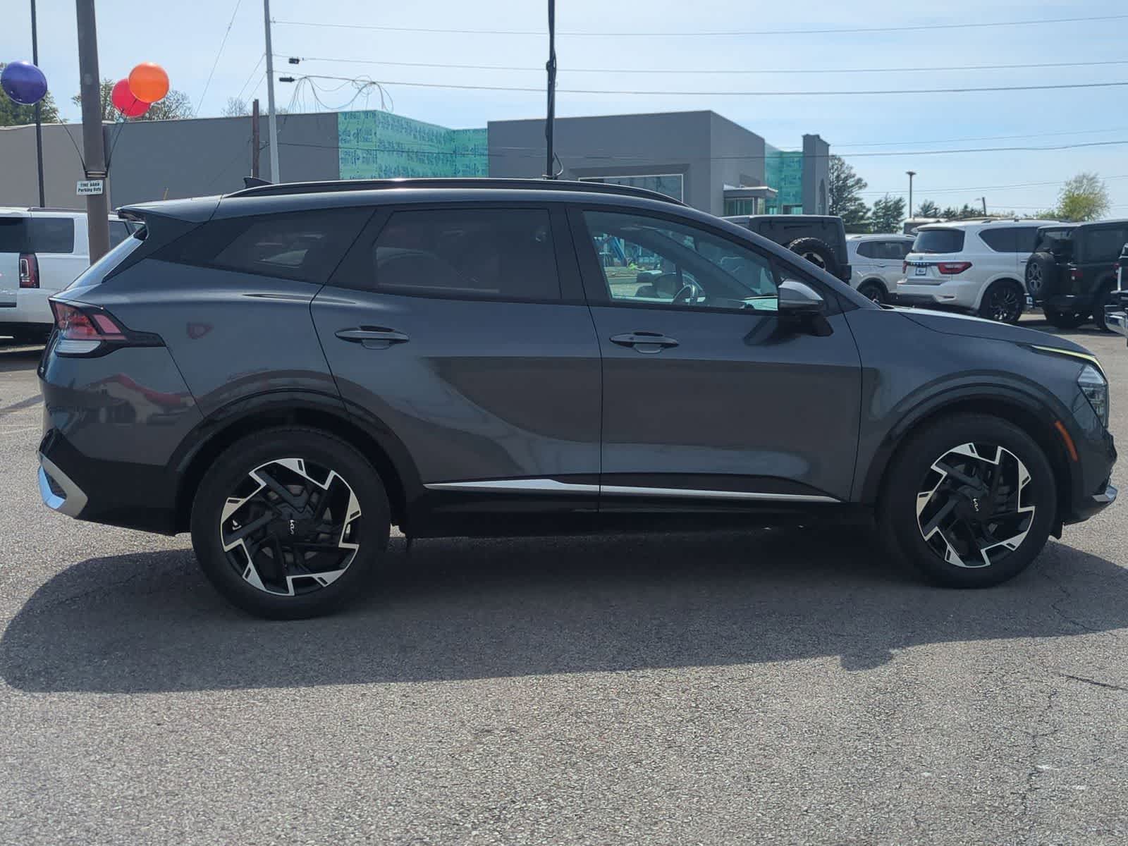 Thumbnail: 2023 Kia Sportage - 9