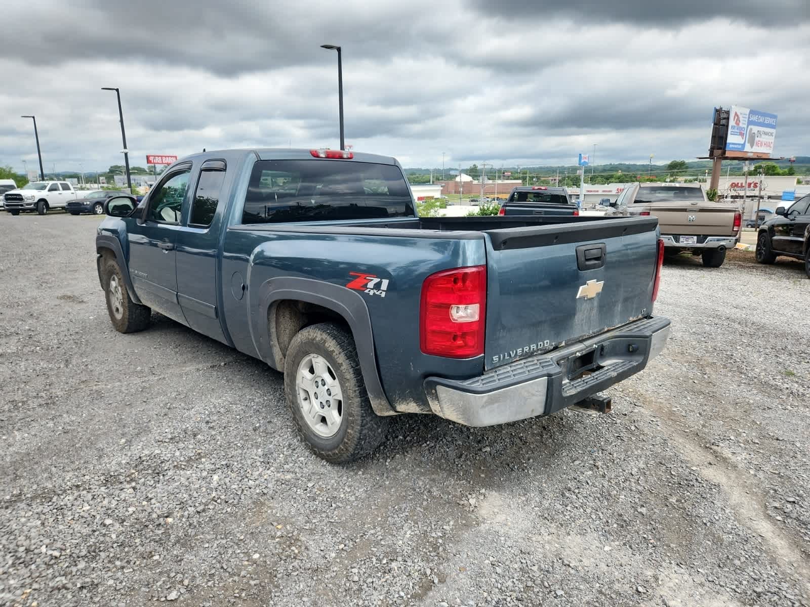 Thumbnail: 2009 Chevrolet Silverado 1500 - 3