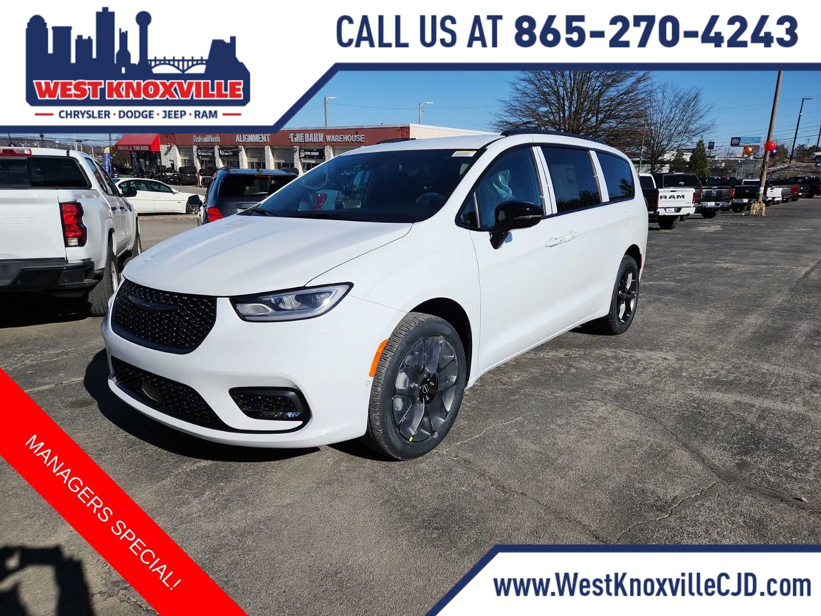 2026 Chrysler Pacifica Select's photo