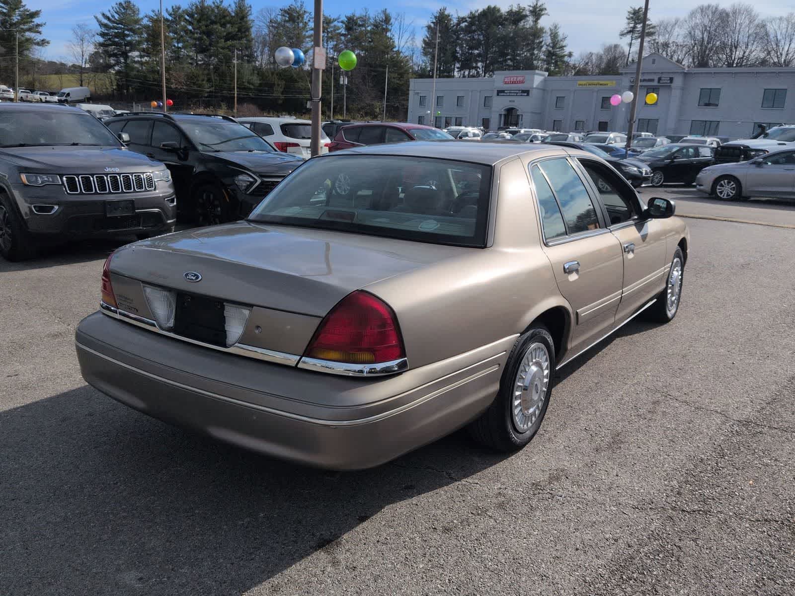 Thumbnail: 2001 Ford Crown Victoria - 8