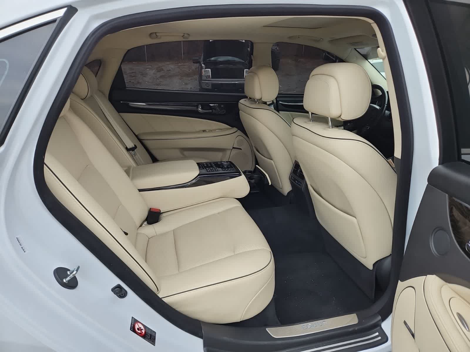 Thumbnail: 2014 Hyundai Equus - 24