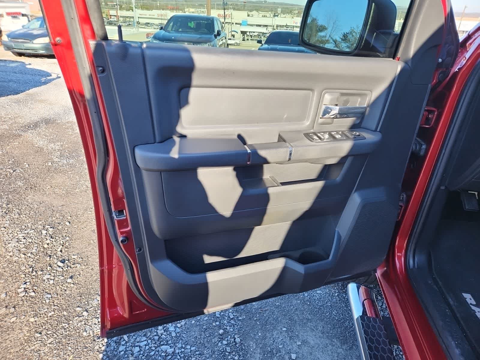 Thumbnail: 2010 Dodge Ram 1500 - 16