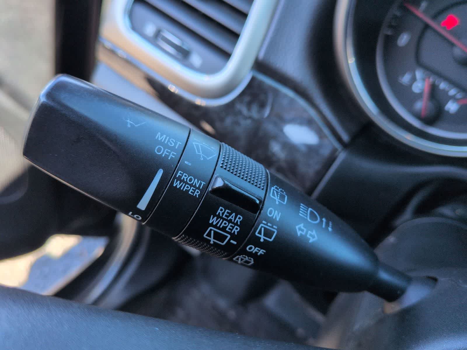 Thumbnail: 2012 Jeep Grand Cherokee - 24