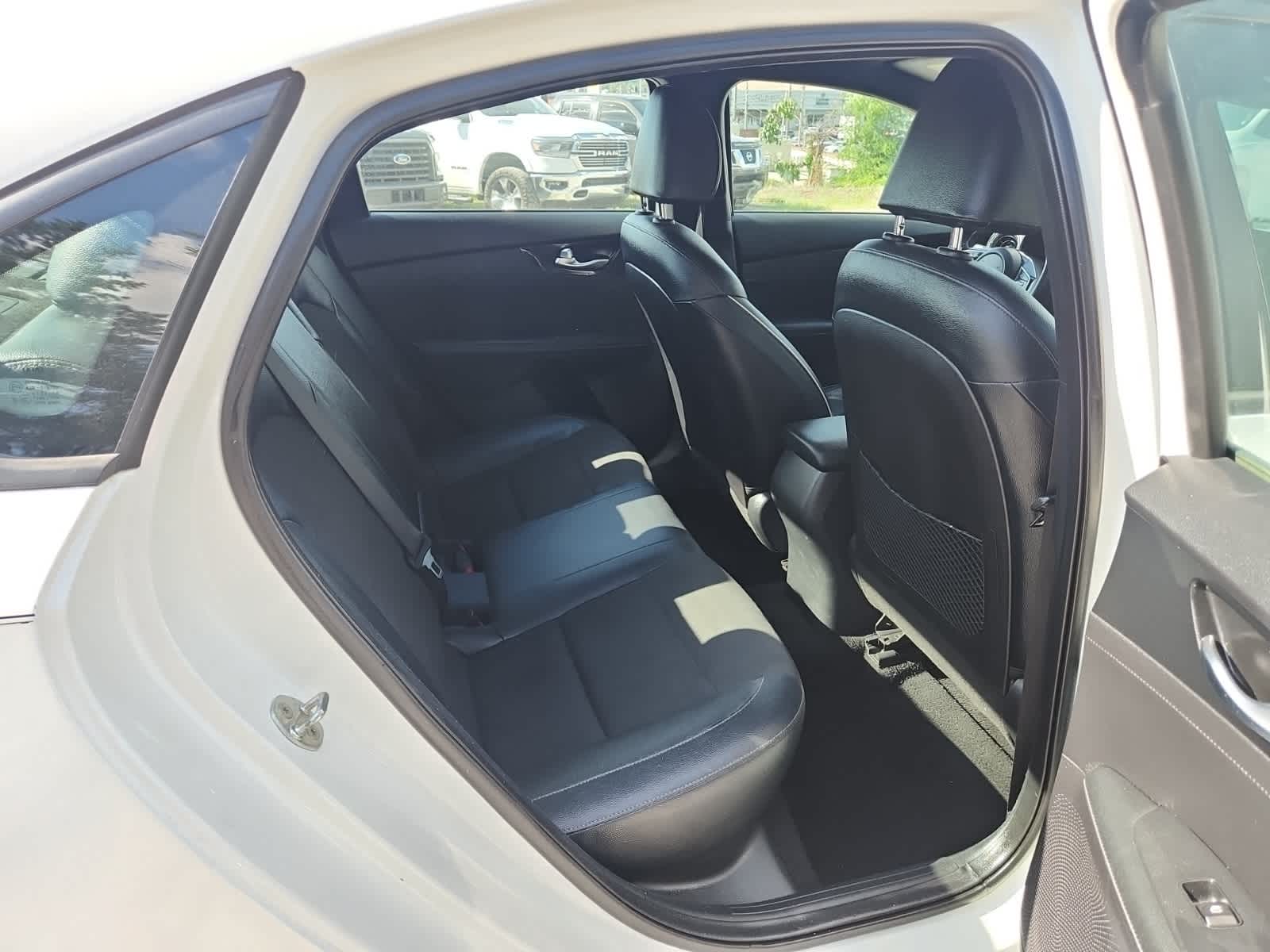 Thumbnail: 2021 Kia Forte - 23