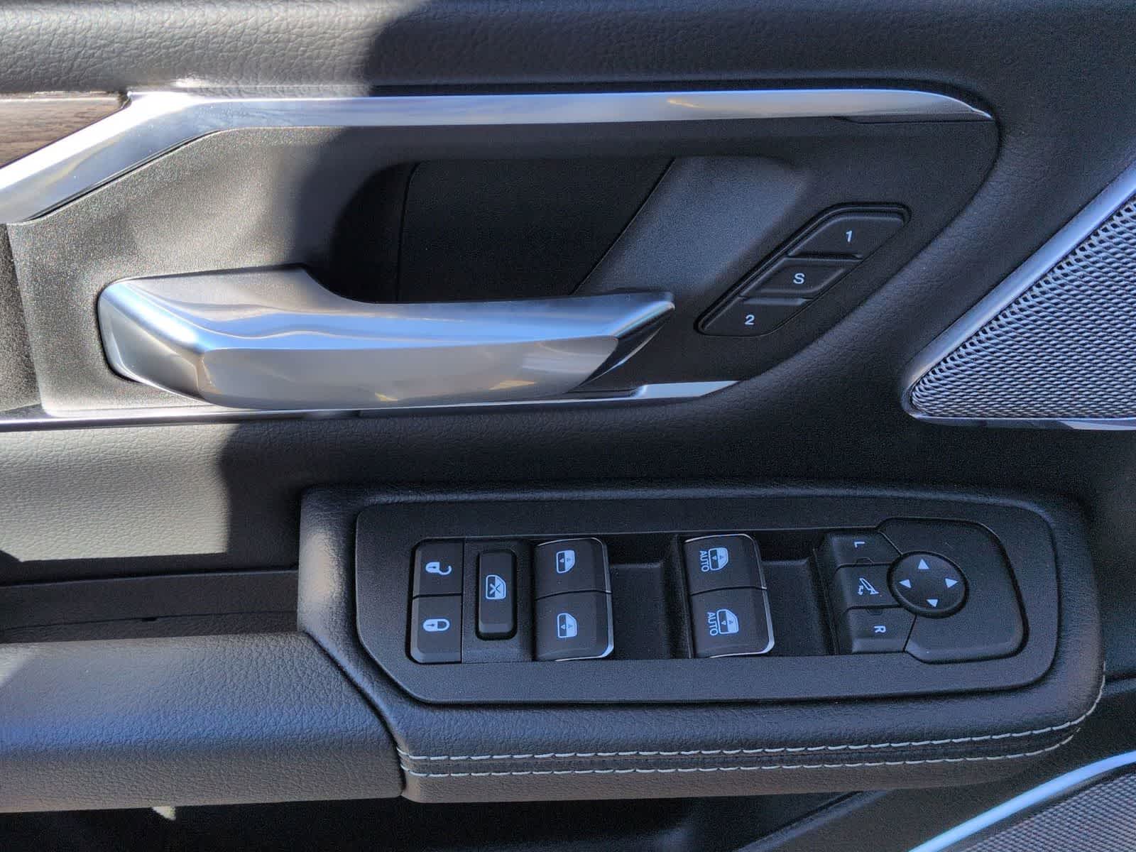 Thumbnail: 2026 RAM 1500 - 5